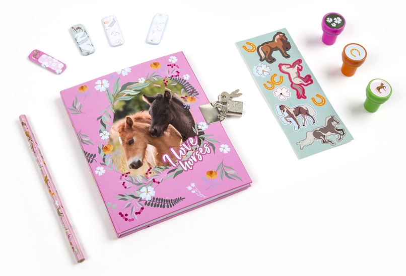 DENÍK SE ZÁMKEM, RAZÍTKY A DOPLŇKY KONĚ I LOVE HORSES