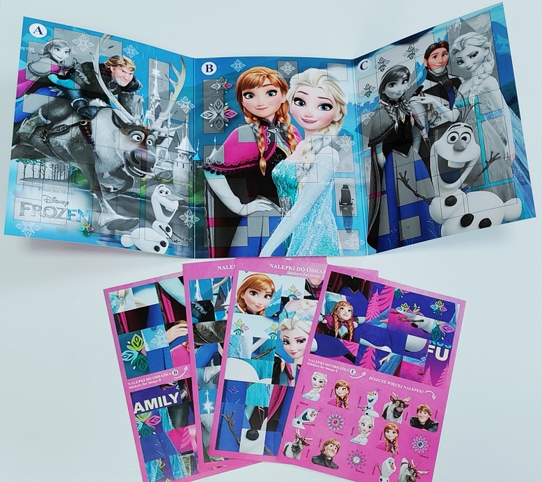 SKLÁDAČKA SE SAMOLEPKAMI DISNEY FROZEN