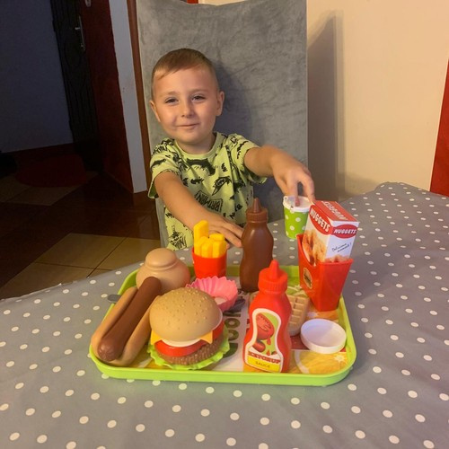 Iso sada hraček pro rychlé občerstvení